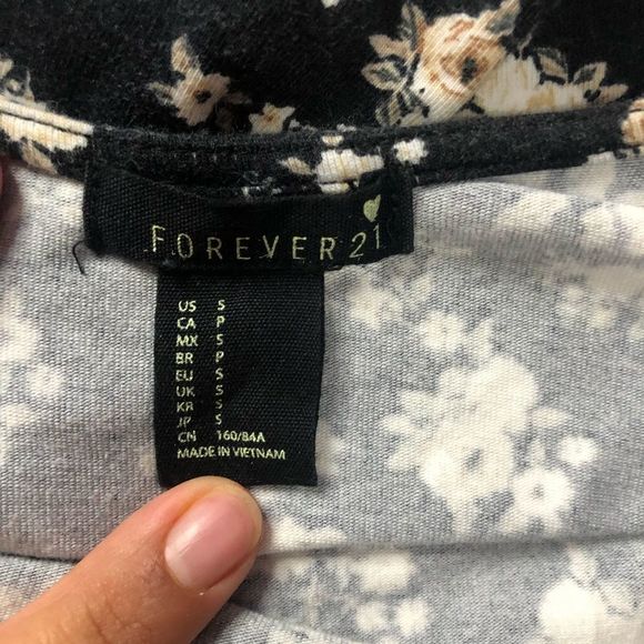 FOREVER 21 Long Sleeve Floral Dress - Picture 4 of 4